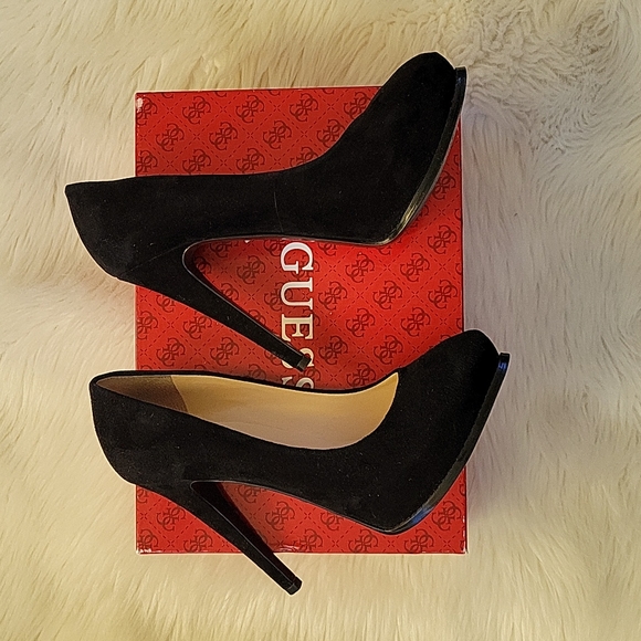 Guess Heels - Picture 3 of 7